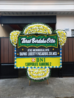 Papan Bunga Duka di Sapiran