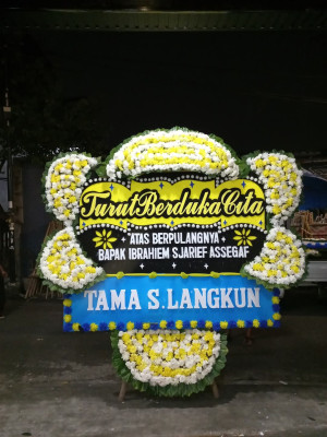 Papan Bunga Duka di Sapiran